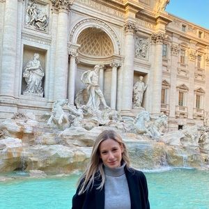 Meet your Posher, Emily